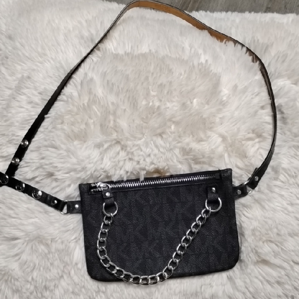 Michael Kors Sleek Black Crossbody with Silver Chain Accent